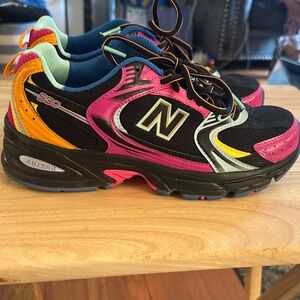 New Balance Men Black and Pink Sneakers